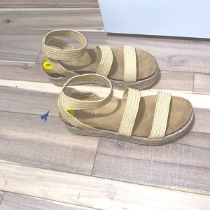 Slip on platform/wedges